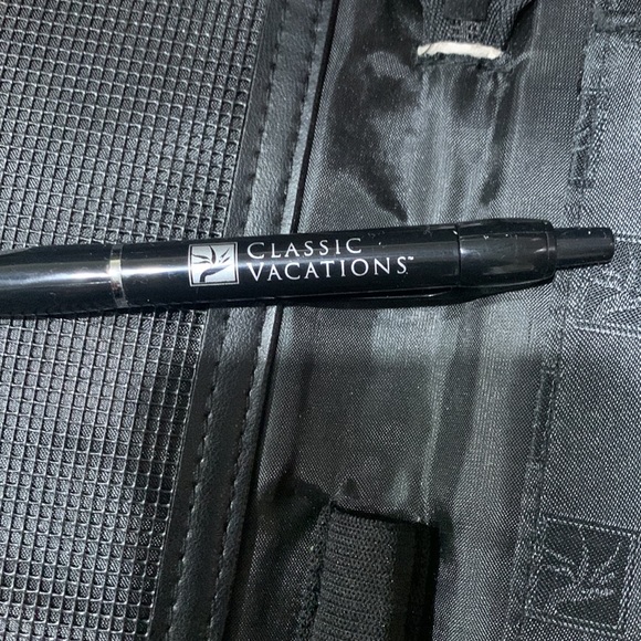 Virtuoso  Classic  Vacation Wallet  Whit Pen - Picture 4 of 8